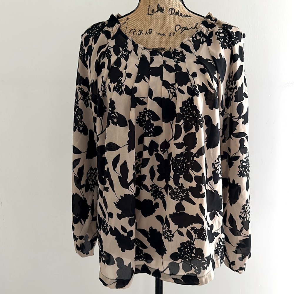 MADISON PAIGE || Tan & Black Semi-Sheer Top. Sz. M